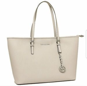 Michael Kors Jet Set Travel Multi Function